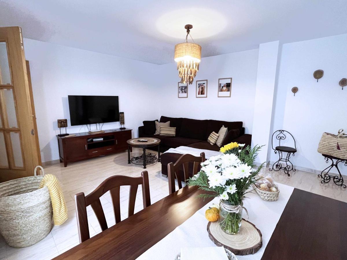 La Pereta Immaculate Quiet House Free Parking Daire Málaga Dış mekan fotoğraf